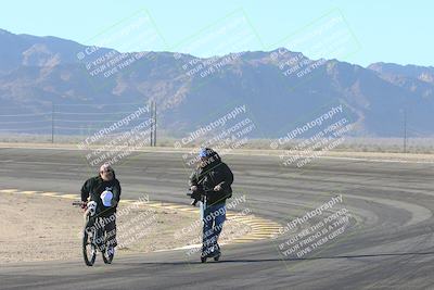 media/Jan-09-2025-Racers Edge (Thu) [[9e316ffd38]]/1-Around the Pits-Track Walk/